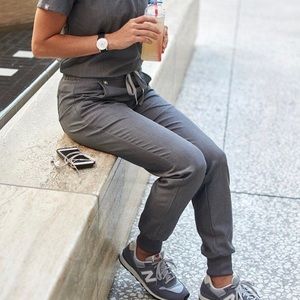 FIGS scrub top & bottoms